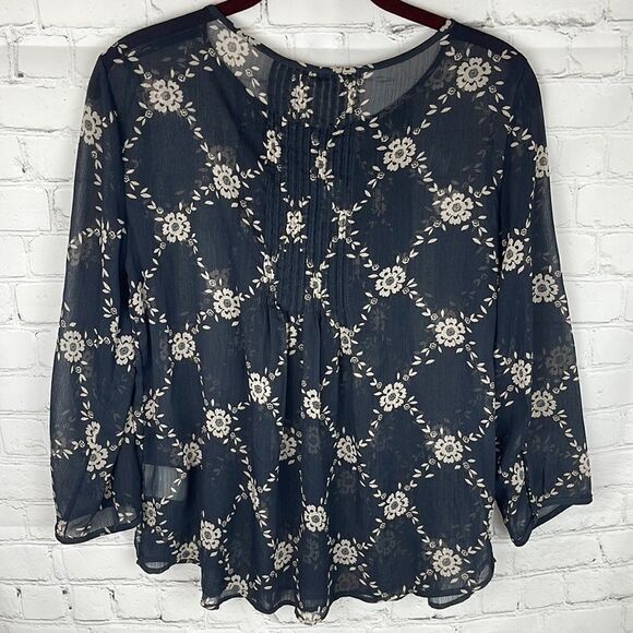 Old Navy Sheer Layering Blouse Size Small - Picture 6 of 6